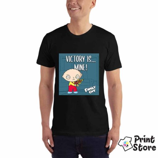 Muška crna majica sa motivima animirane serije Family Guy. Victory is mine!